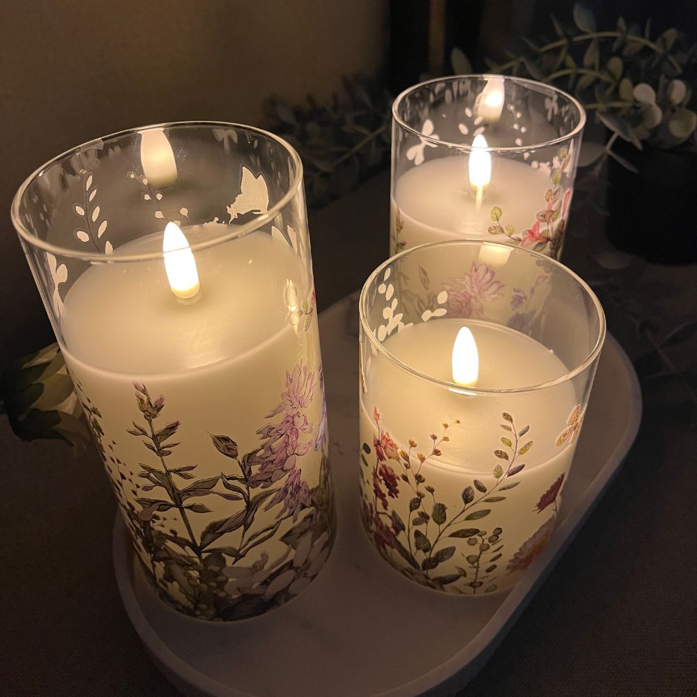 LED-lampor i cylinderglas 3 st. – blomstermotiv och fjärrkontroll