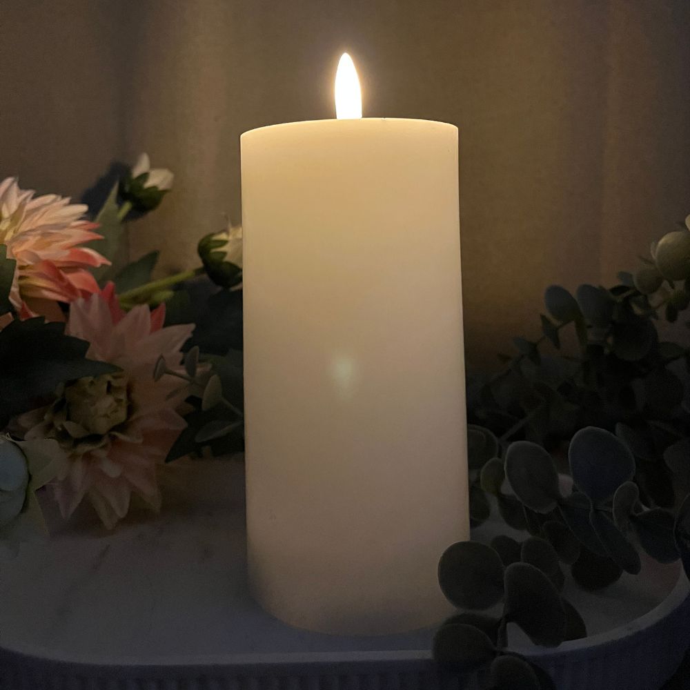 Conzept Electric - Blockljus 3D-flamma 15 cm vit med fjärrfunktion