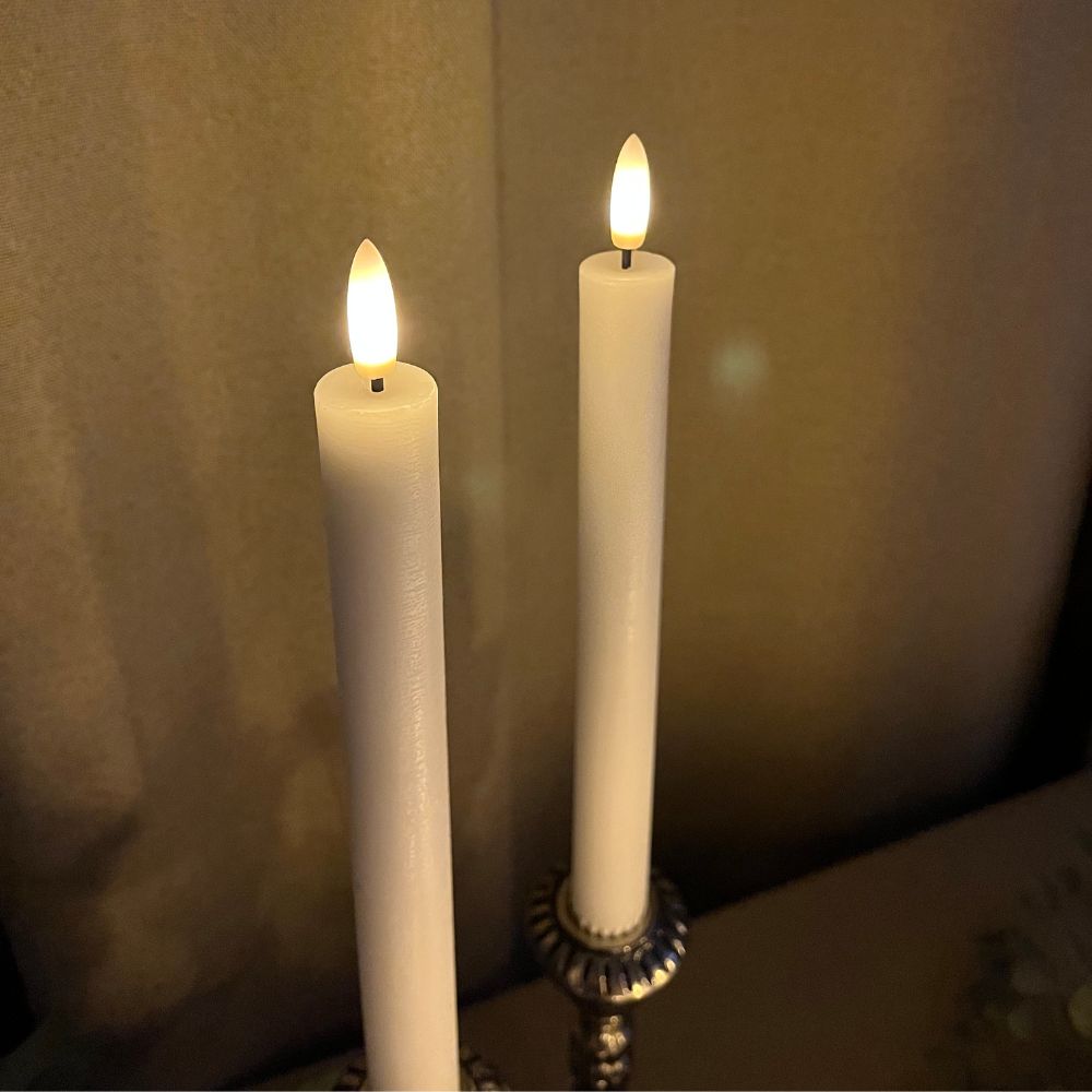 LED-ljusset 10 st. 3 blockljus, 2 taklampor, 4 värmeljus, 1 fjärrkontroll