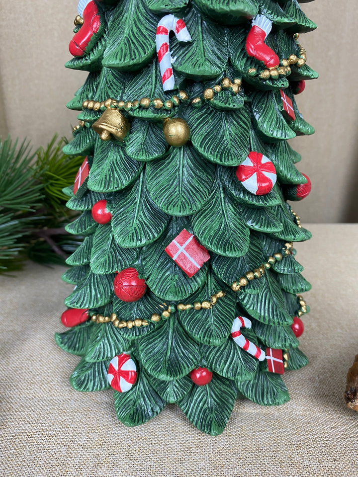 Julgran med dekorationer 50 cm polyresin mörkgrön