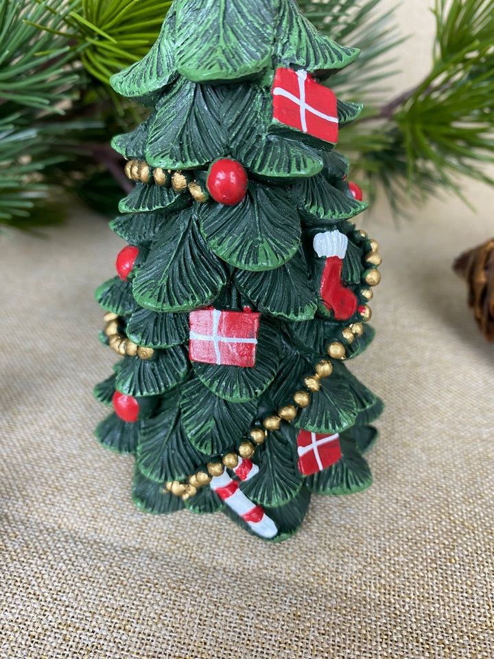 Julgran med dekorationer 15 cm polyresin mörkgrön
