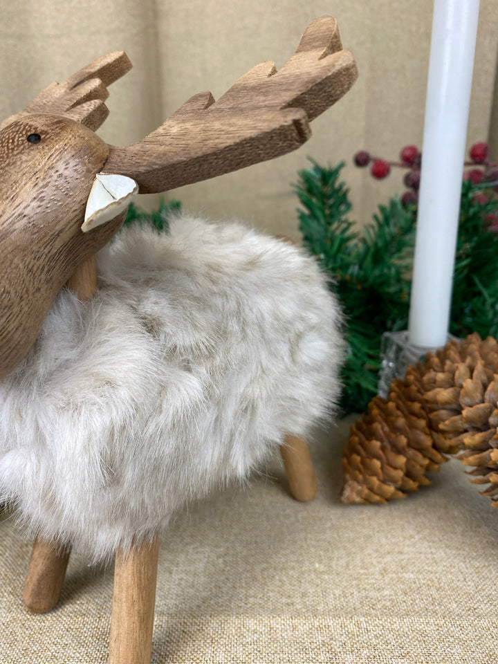 Älg med mjuk päls H21 cm - vit