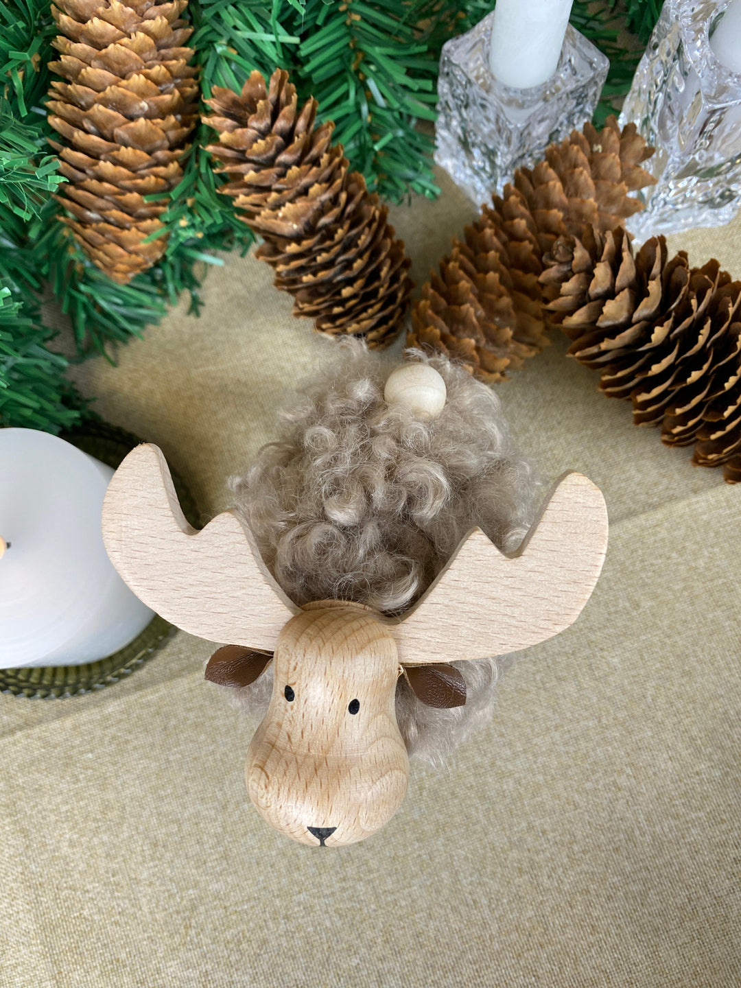 Älg med päls 10x12x13 cm blanda trä/polyesterbrun