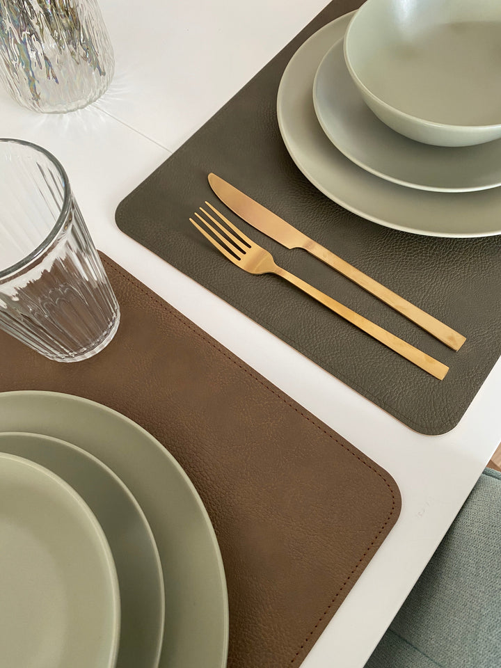 Vändbar bordsunderlägg - PU 30x45 cm army/camel