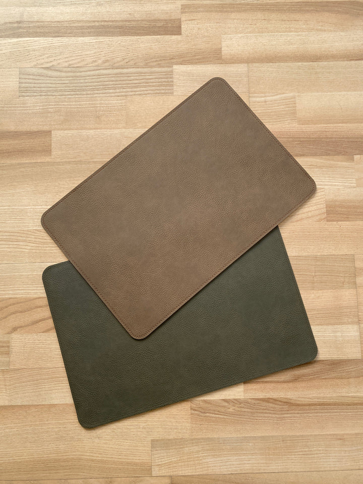Vändbar bordsunderlägg - PU 30x45 cm army/camel