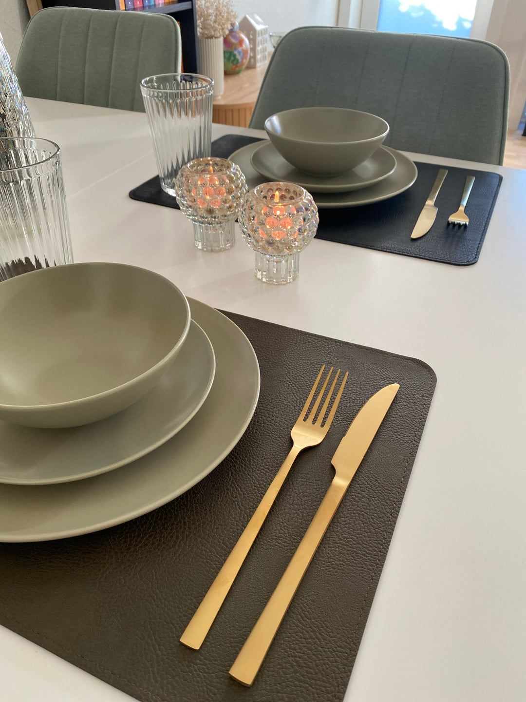 Vändbar bordsunderlägg - PU 30x45 cm svart/olivgrön