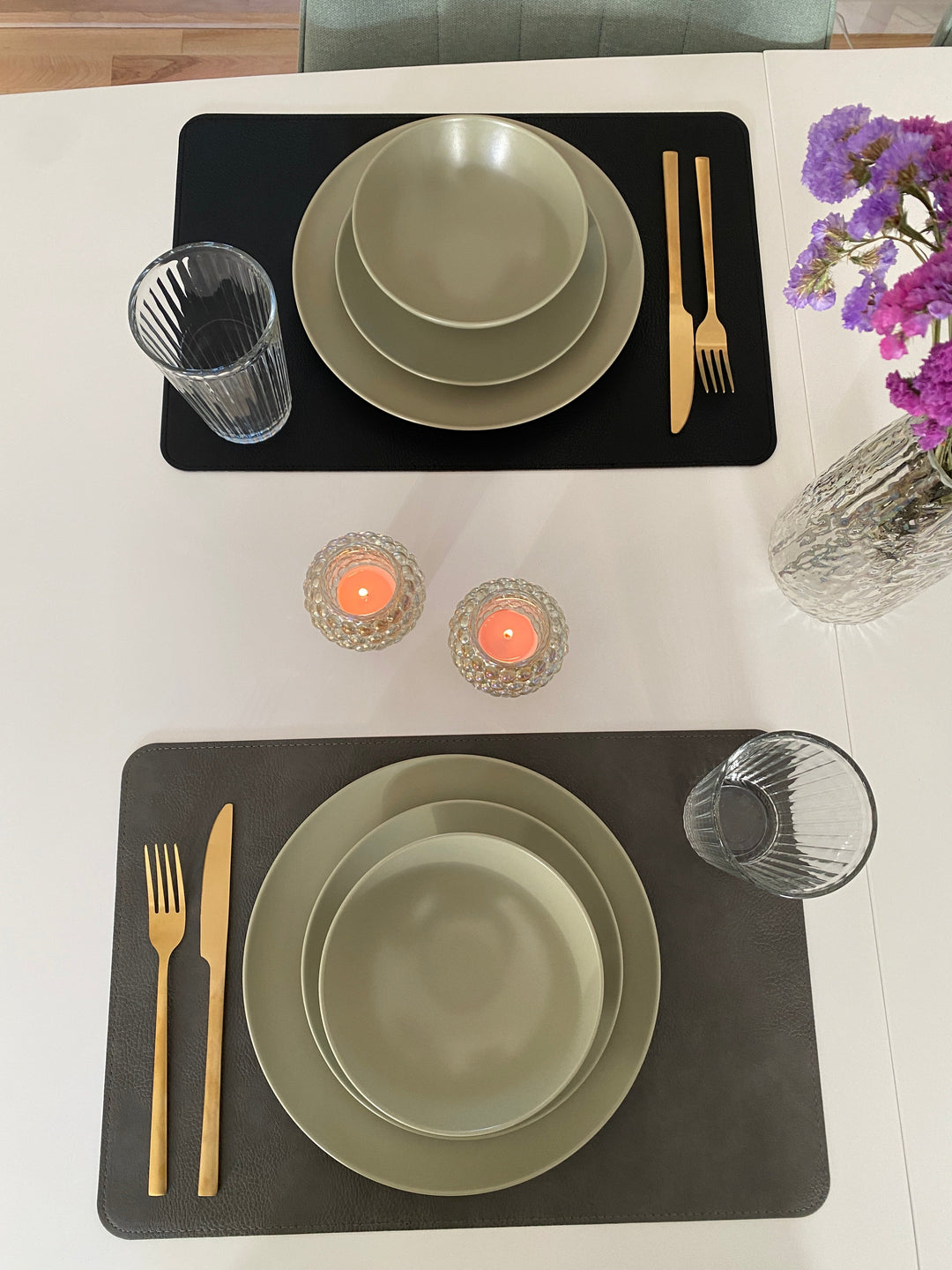 Vändbar bordsunderlägg - PU 30x45 cm svart/grå