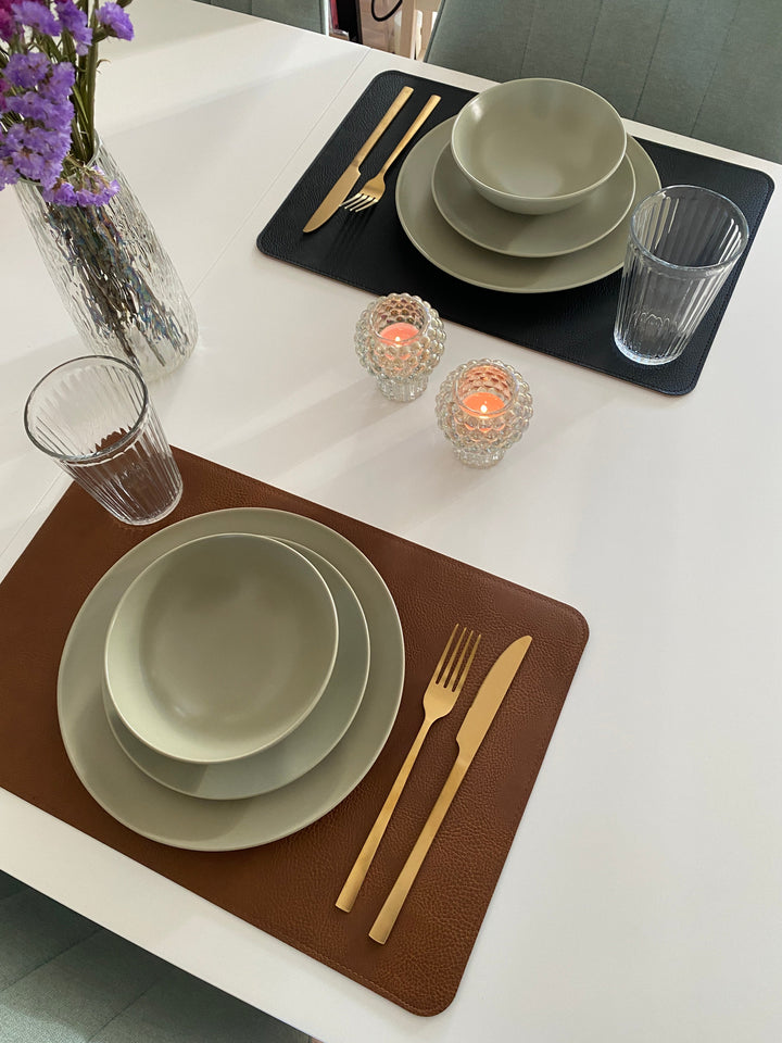 Vändbar bordsunderlägg - PU 30x45 cm konjak/svart