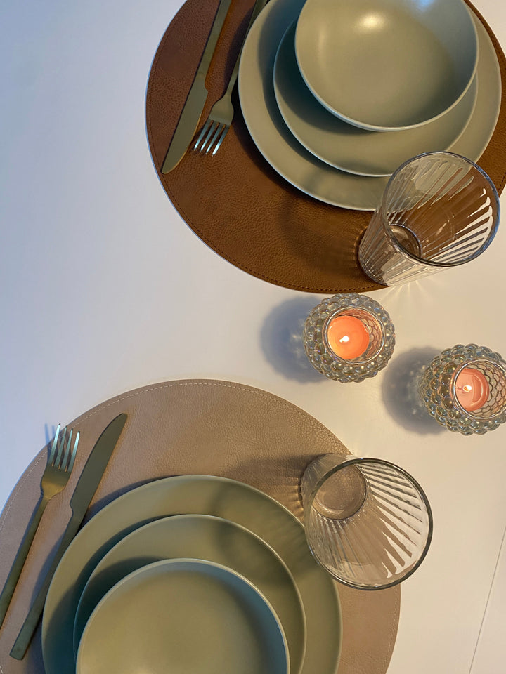 Vändbar bordsunderlägg - PU Ø38 cm tobak/sand