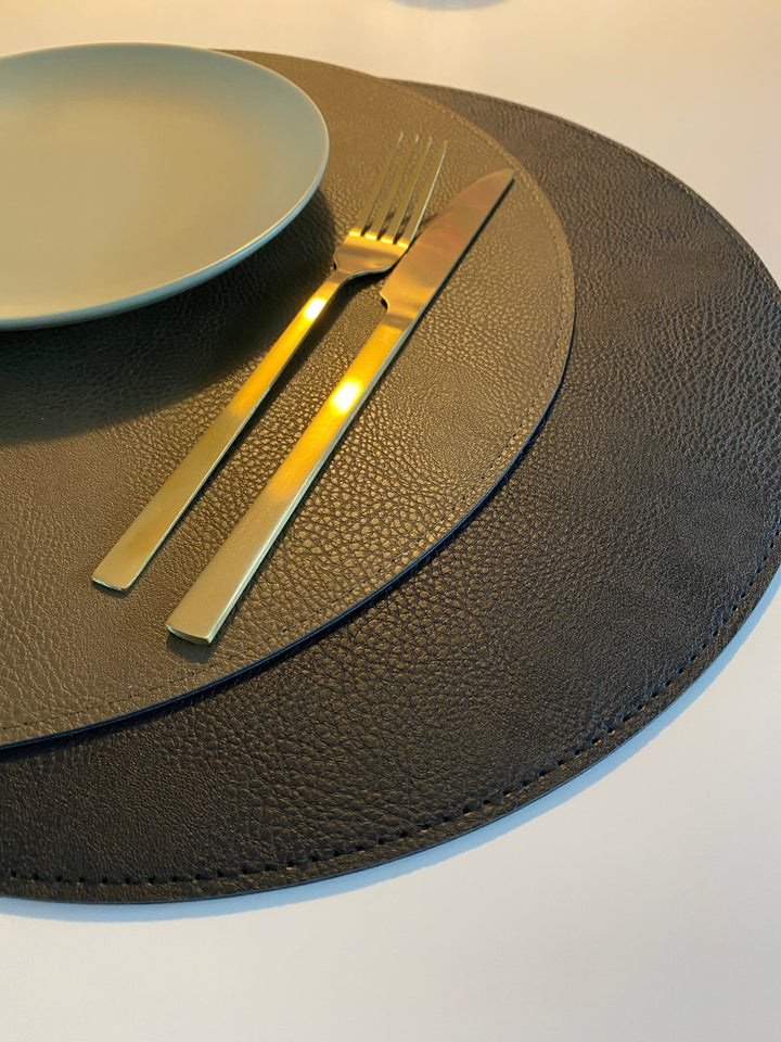 Vändbar bordsunderlägg - PU Ø38 cm svart/oliv