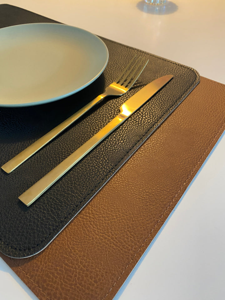 Vändbar bordsunderlägg - PU 30x45 cm konjak/svart