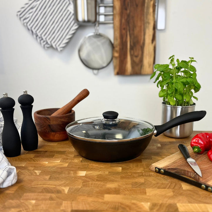 Conzept - Stekpanna med lock 26 cm keramik