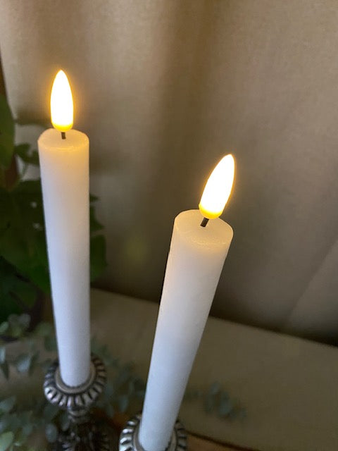 Conzept - 2 x Ljusstake med 3D-flamma Vit - 22 cm