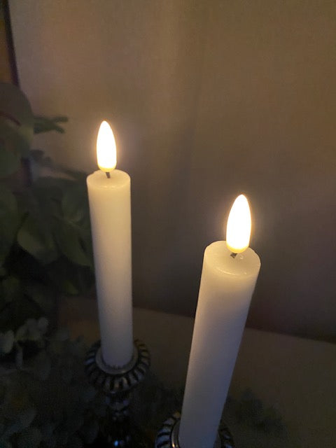 Conzept - 2 x Ljusstake med 3D-flamma Vit - 18 cm