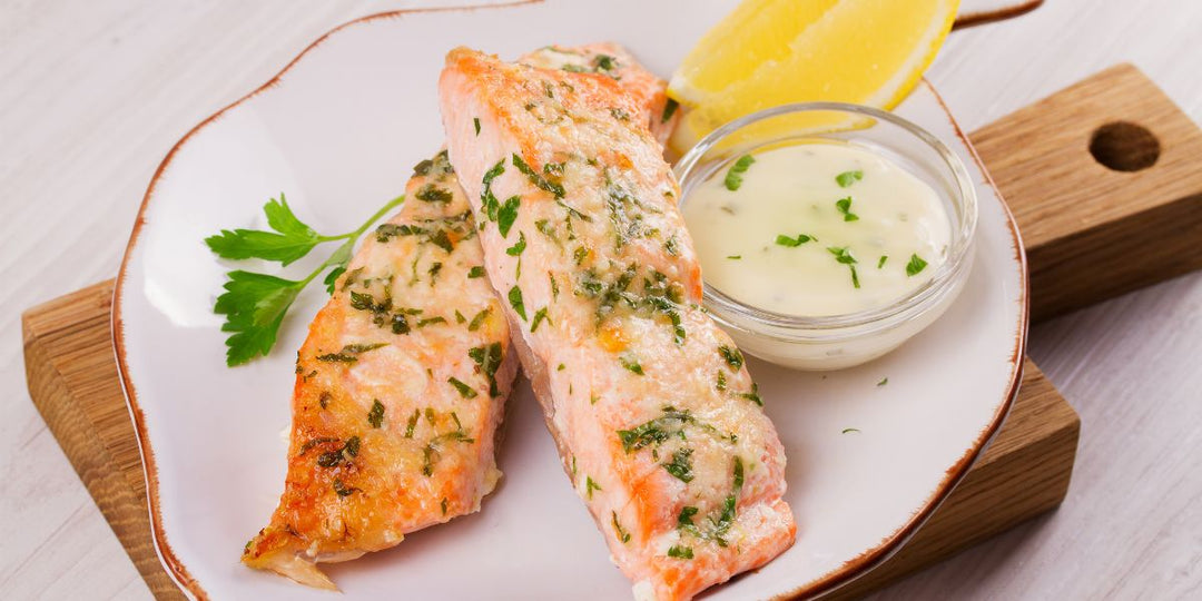 Laxfilé med citron, potatis och hollandaisesås