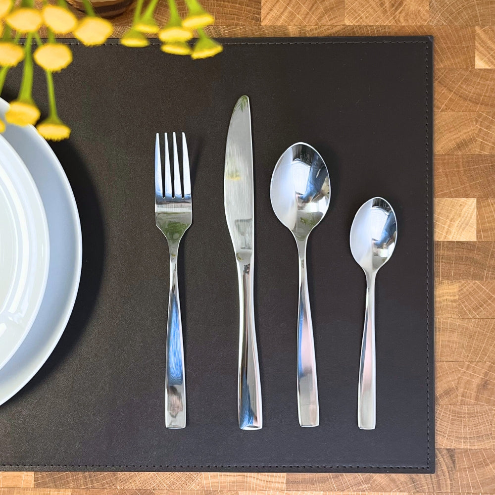 Dacore - Tokyo bestick av stål - 16 delar