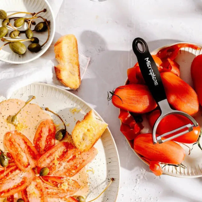 Microplane - Y-formad skalare med tandad kant Professional