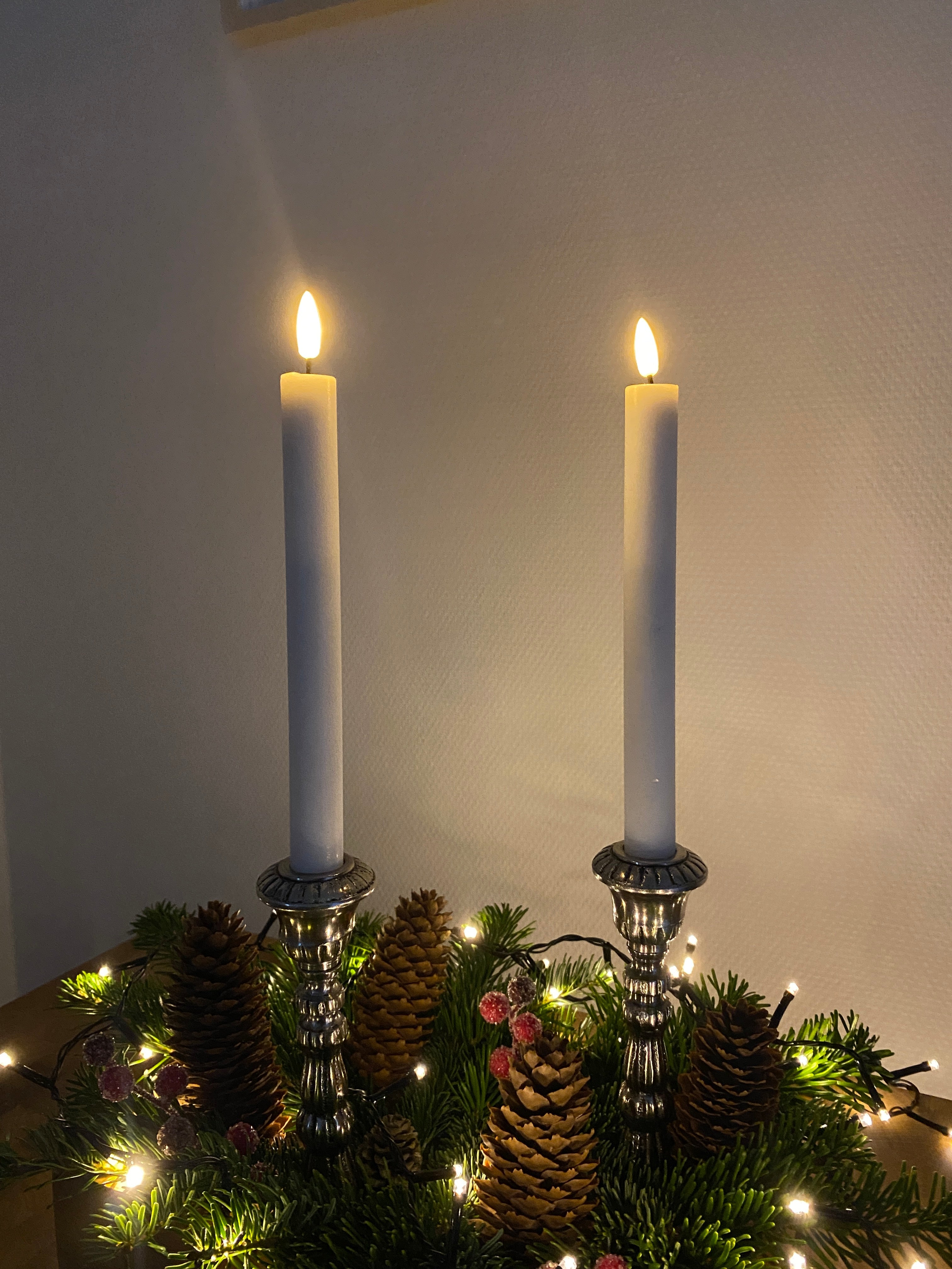 Conzept - 2 x Ljusstake med 3D-flamma Vit - 22 cm