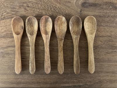 Tesked i akaciaträ 9 cm - 6 st.