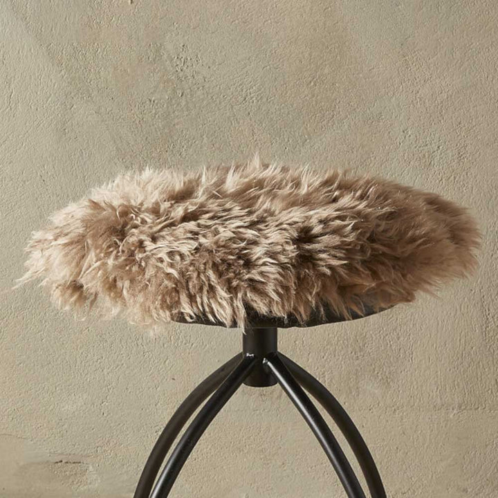 Nya Zeeländsk äkta sittdyna Ø34 cm mocka