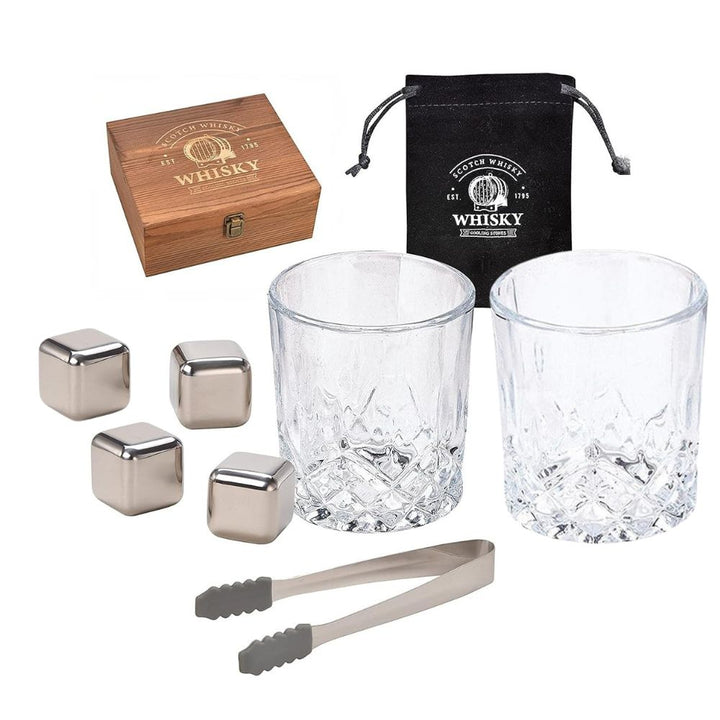 Whiskyset med glas, isbitar, tång och sammetspåse