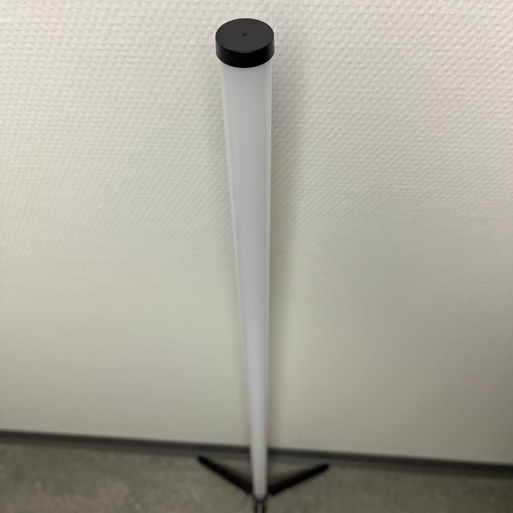 Grundig - Golvlampa - med 16 färger och olika effekter 120 cm