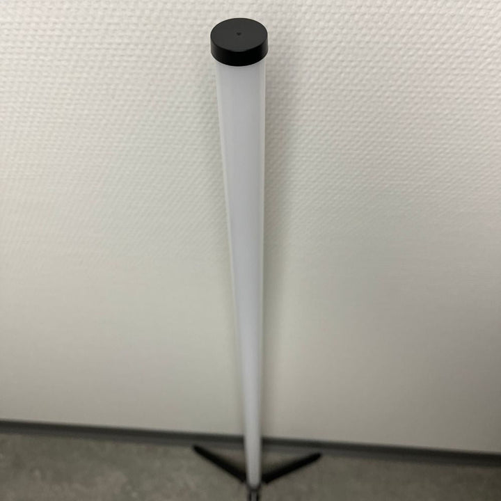 Grundig - Golvlampa - med 16 färger och olika effekter 120 cm