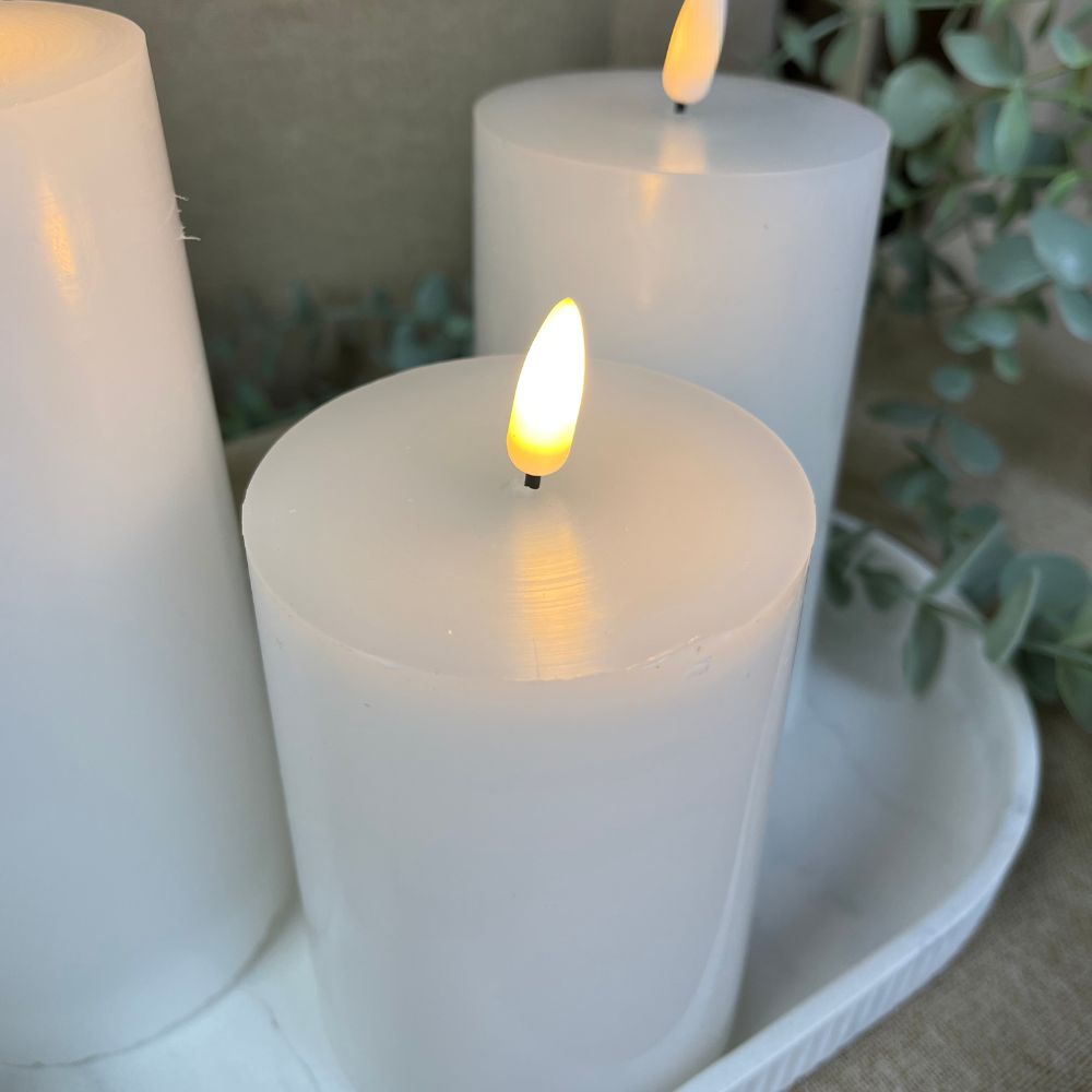 3 LED blockljus med 3D-flamma och fjärrkontroll Ø7,5 cm - Vit