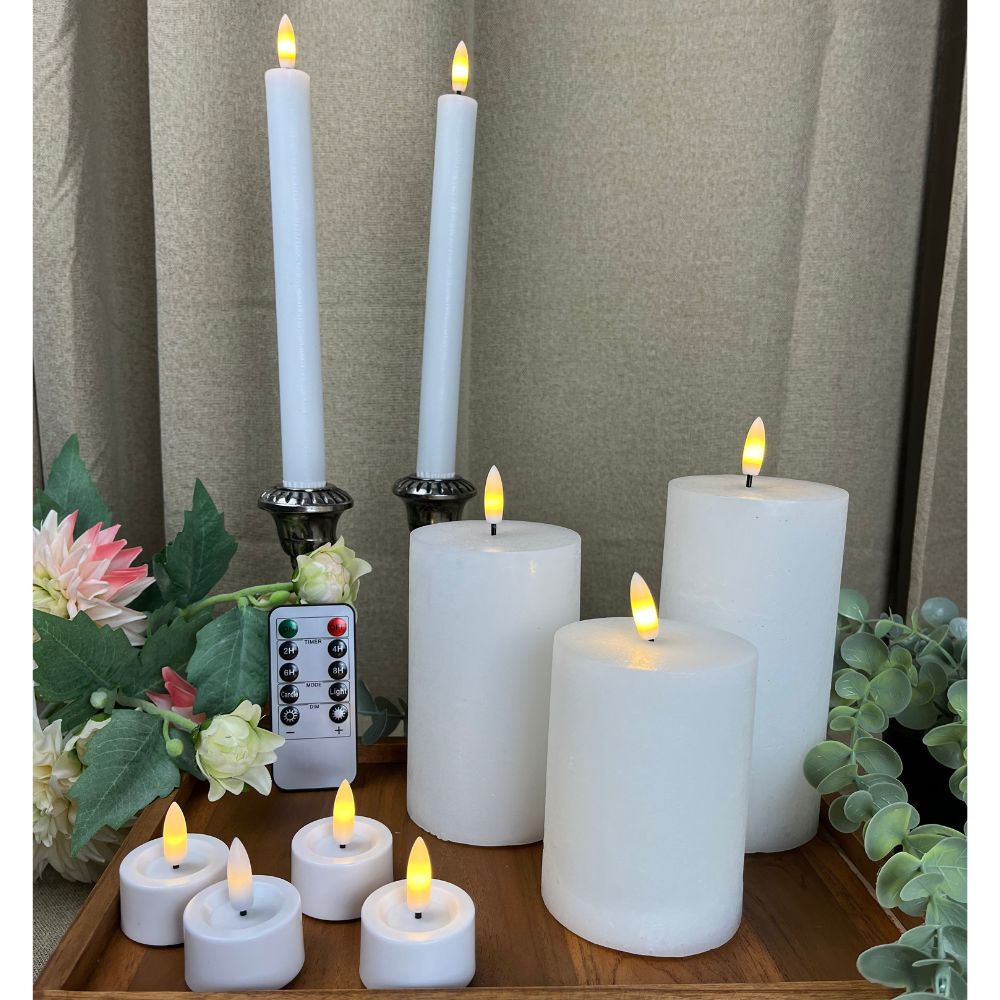 LED-ljusset 10 st. 3 blockljus, 2 taklampor, 4 värmeljus, 1 fjärrkontroll