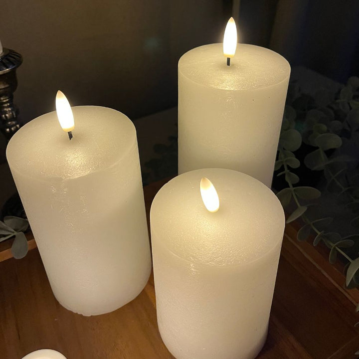 LED-ljusset 10 st. 3 blockljus, 2 taklampor, 4 värmeljus, 1 fjärrkontroll