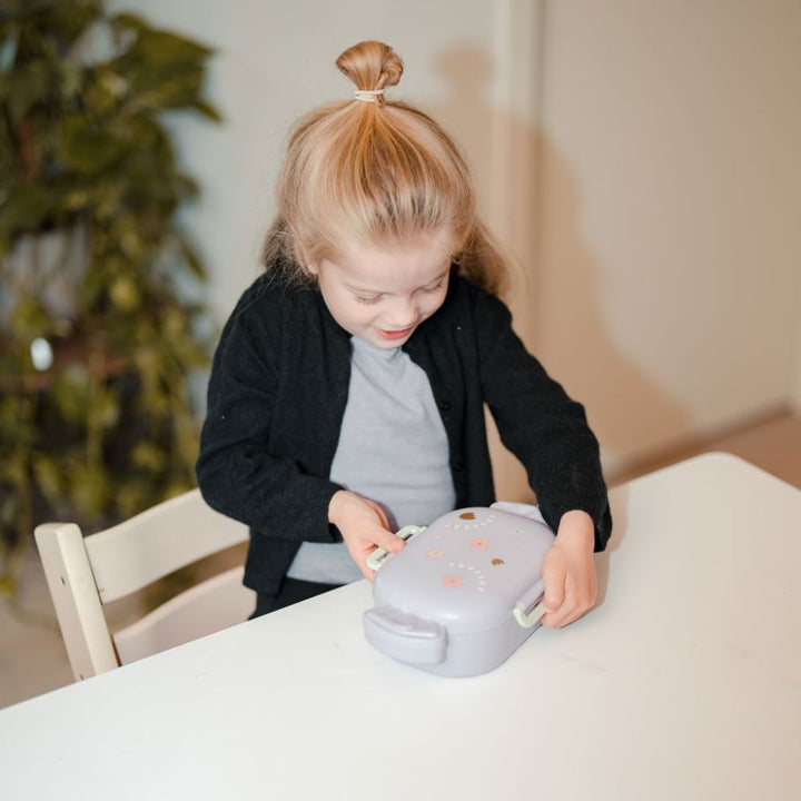 Madkasse - med rumopdeling og bestik - assorteret design