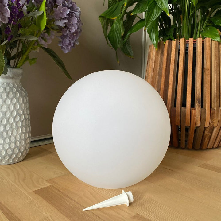 Solar lyskugle med spyd 1 stk. - Ø30x28 cm plast hvid