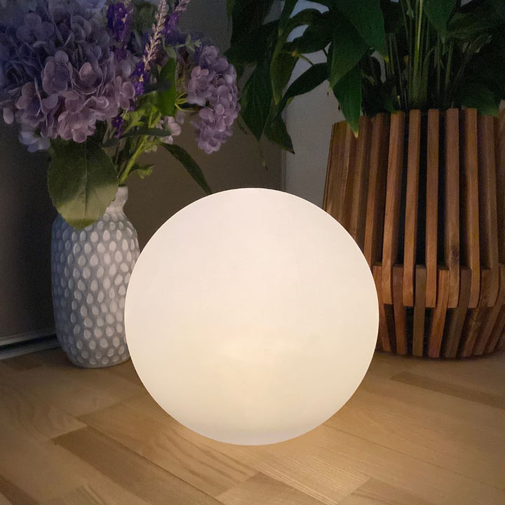 Solar lyskugle med spyd 1 stk. - Ø30x28 cm plast hvid