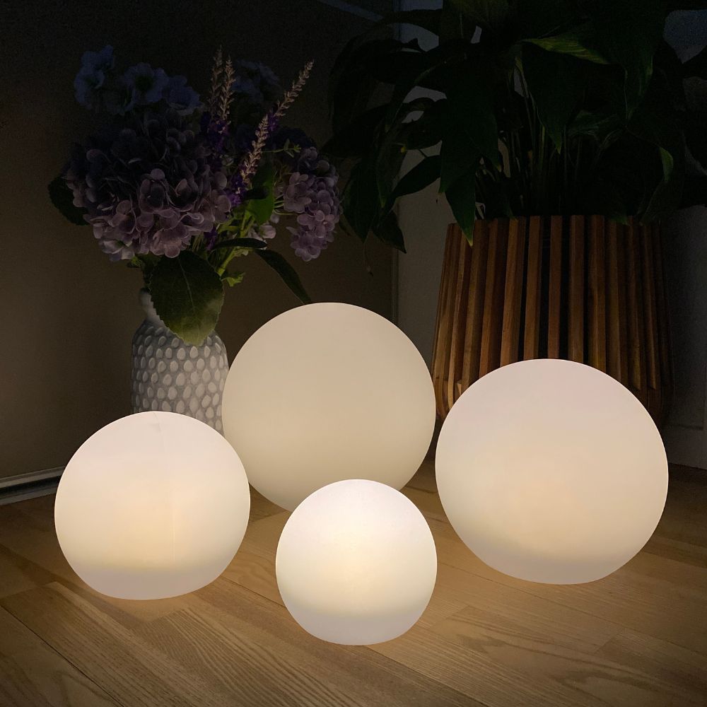 Solar lyskugle med spyd 1 stk. - Ø30x28 cm plast hvid