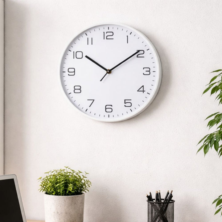 Conzept - Väggklocka radiostyrd 30 cm i vit - Sweep Quartz Movement