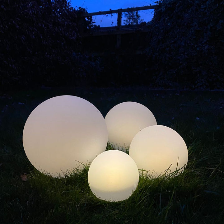 Solar lyskugler 4 stk. Ø30/25/20/15 - hvid