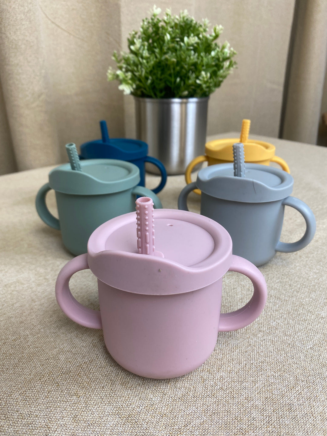 Silikonmugg med lock och sugrör - 5 olika färger
