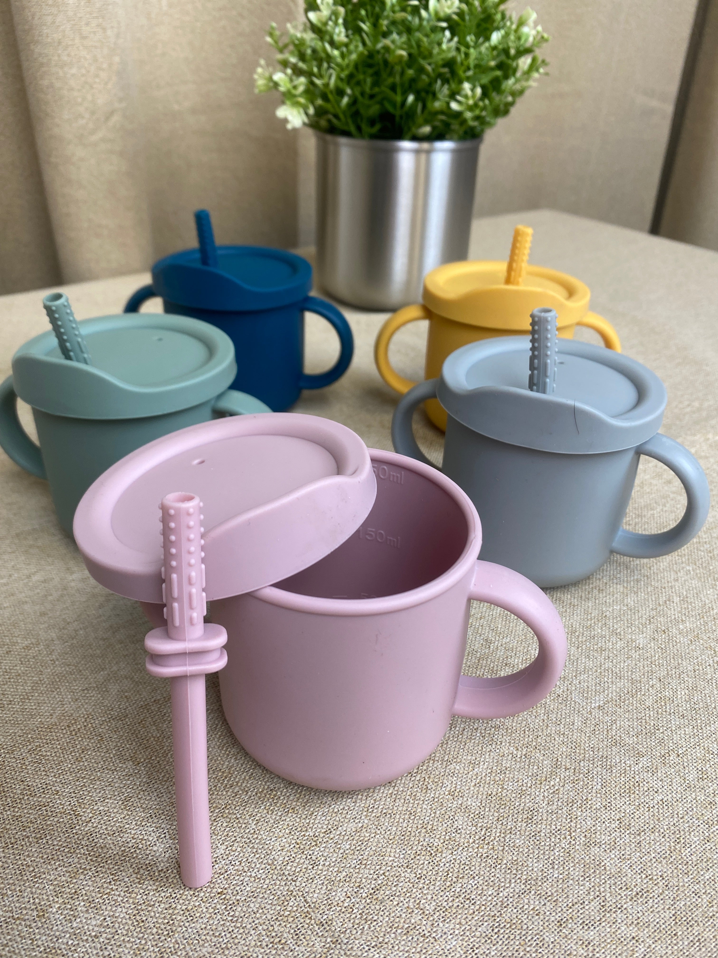 Silikonmugg med lock och sugrör - 5 olika färger
