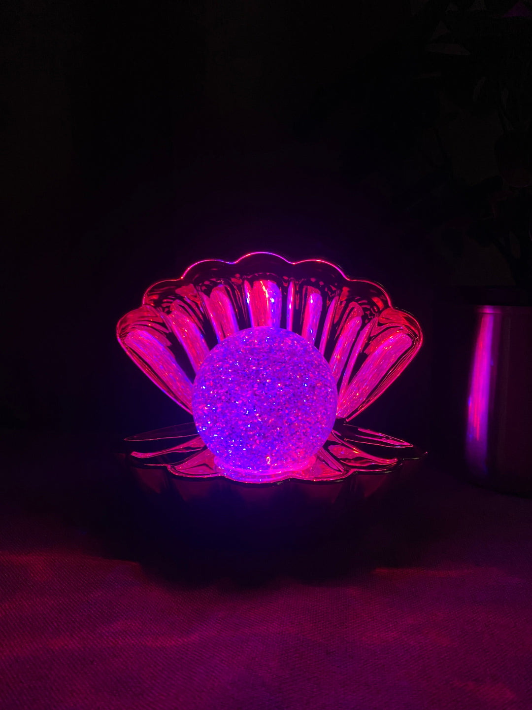 Clam glitter 17,6x12,6x14,8 cm guld/guld inkl. USB-kabel