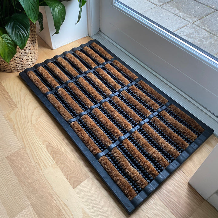 Dörrmatta med borstar 40 x 60 cm