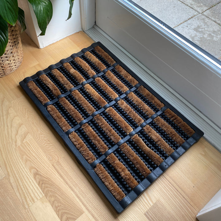 Dörrmatta med borstar 45 x 75 cm