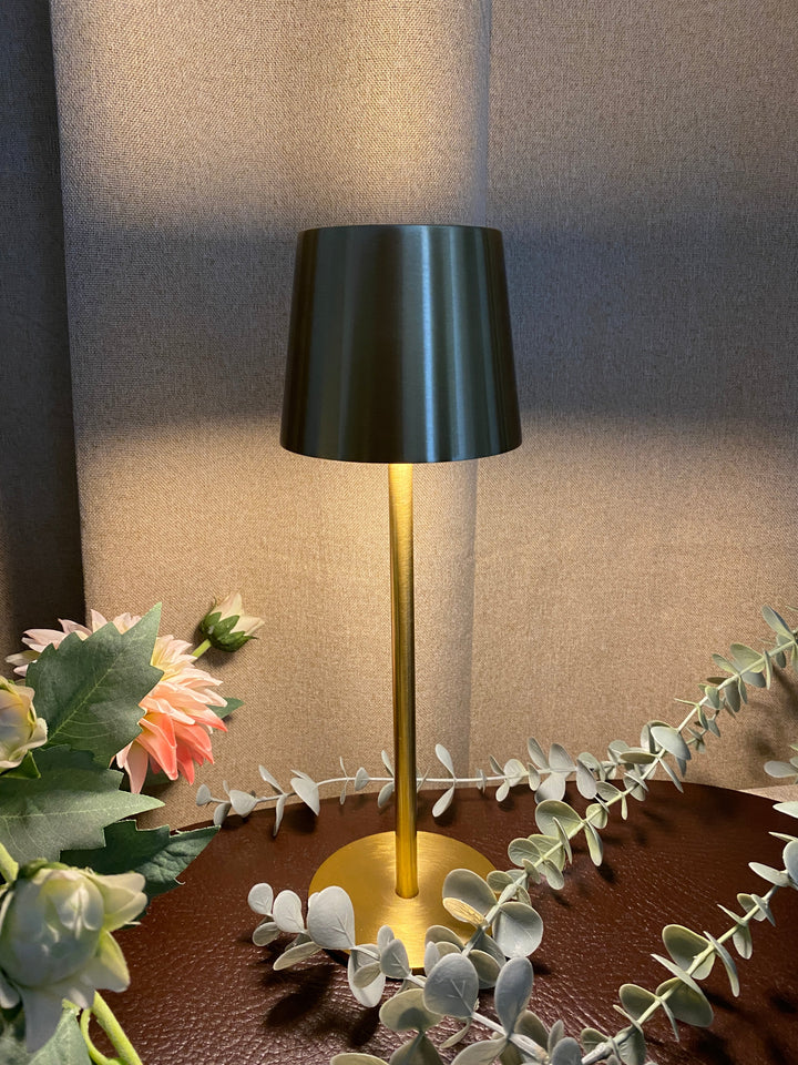 Bordlampa med touch i guld 27,5 cm