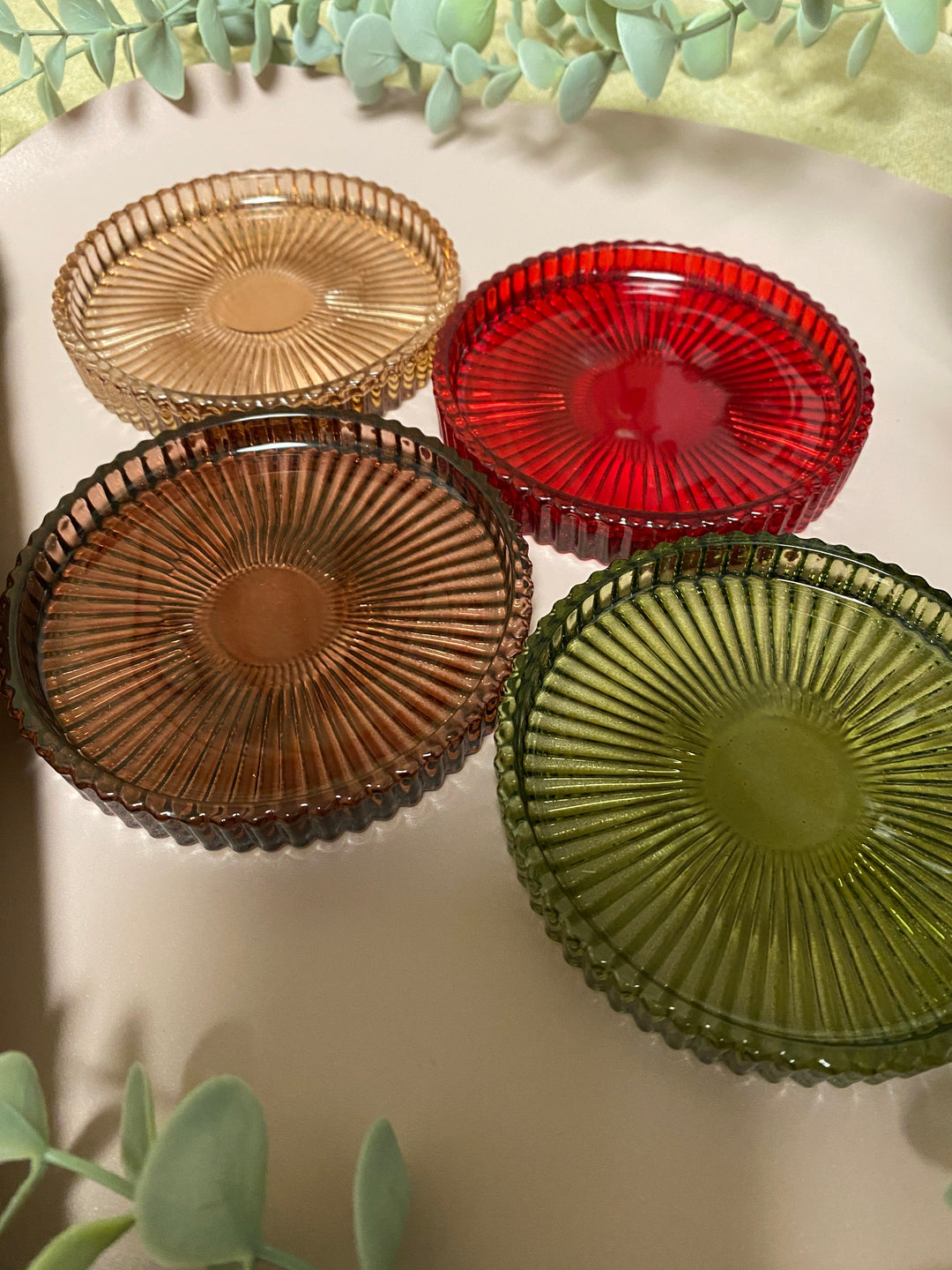 Glasfat för dekorationer Ø9,8 cm i färgat glas - blandat