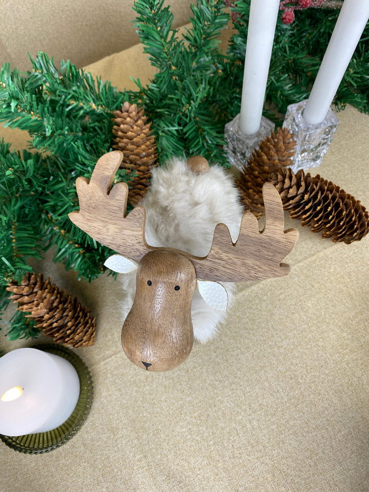 Älg med mjuk päls H21 cm - vit