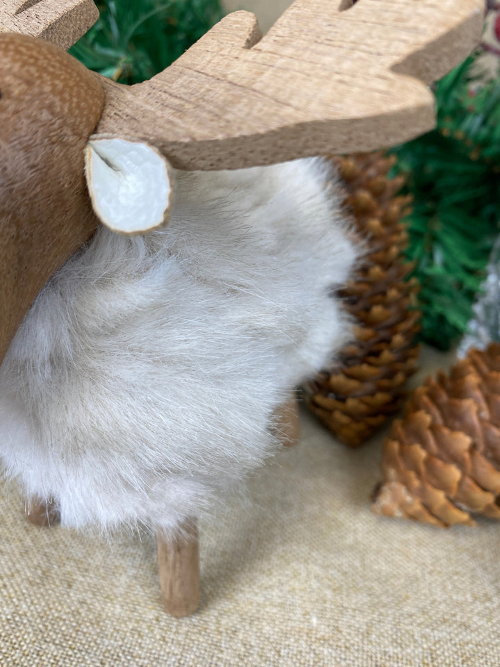 Älg med mjuk päls H15,2 cm - vit