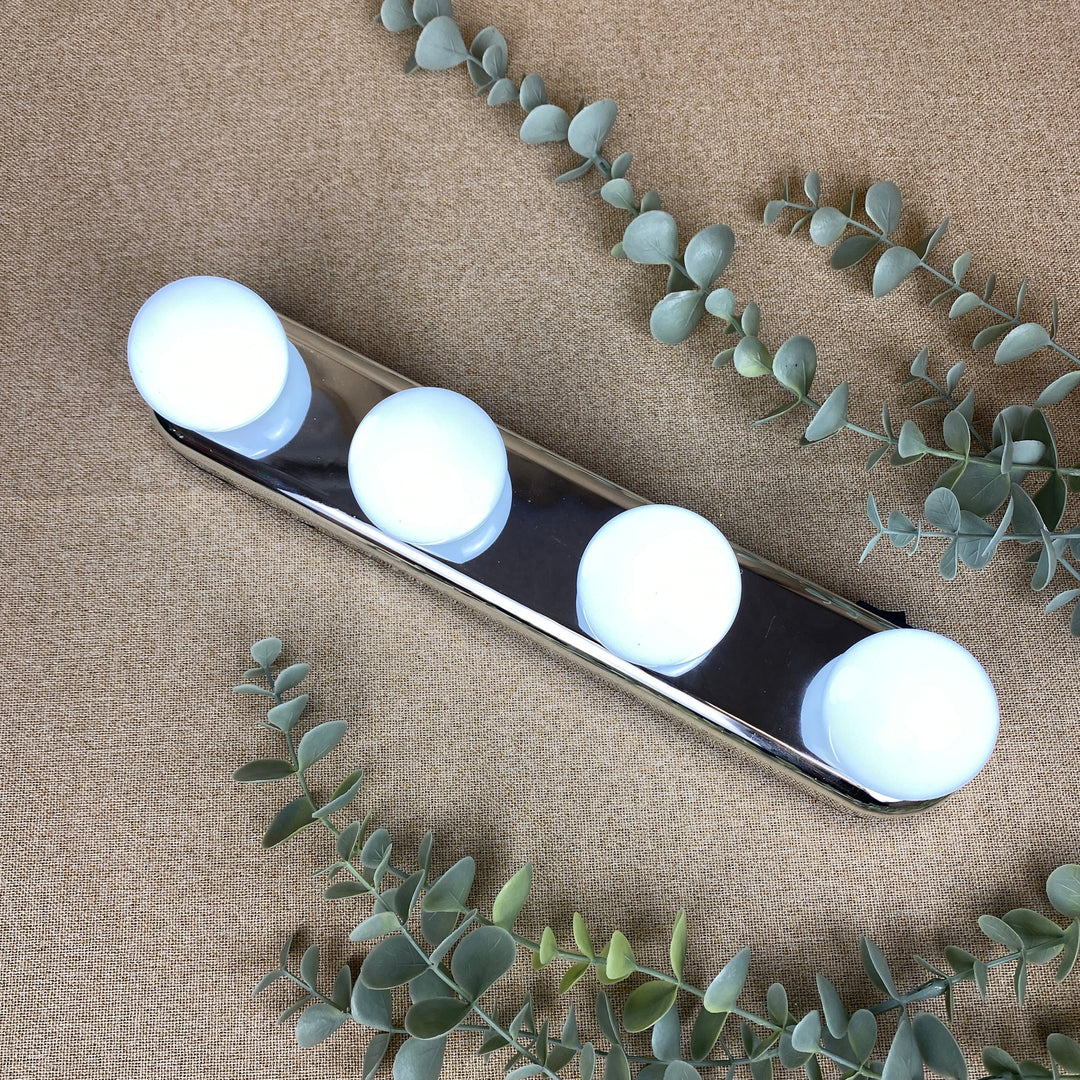 Grundig - LED-lampa med 4 glödlampor - för batteri