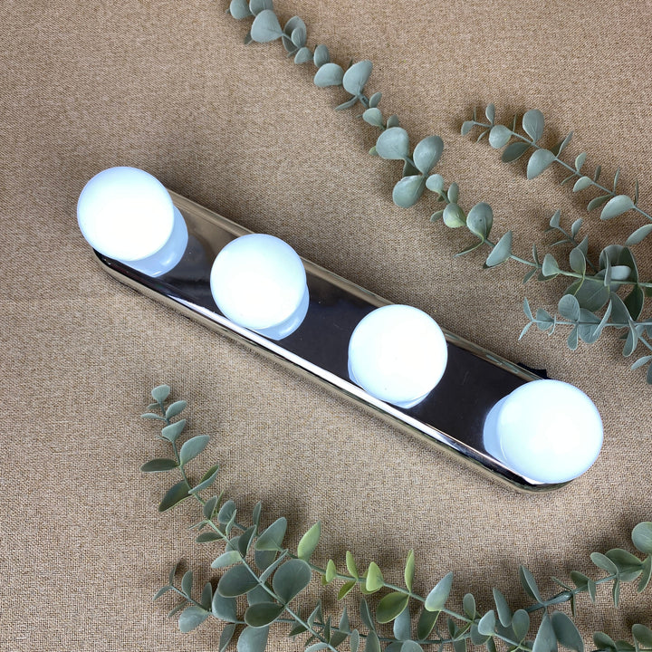 Grundig - LED-lampa med 4 glödlampor - för batteri