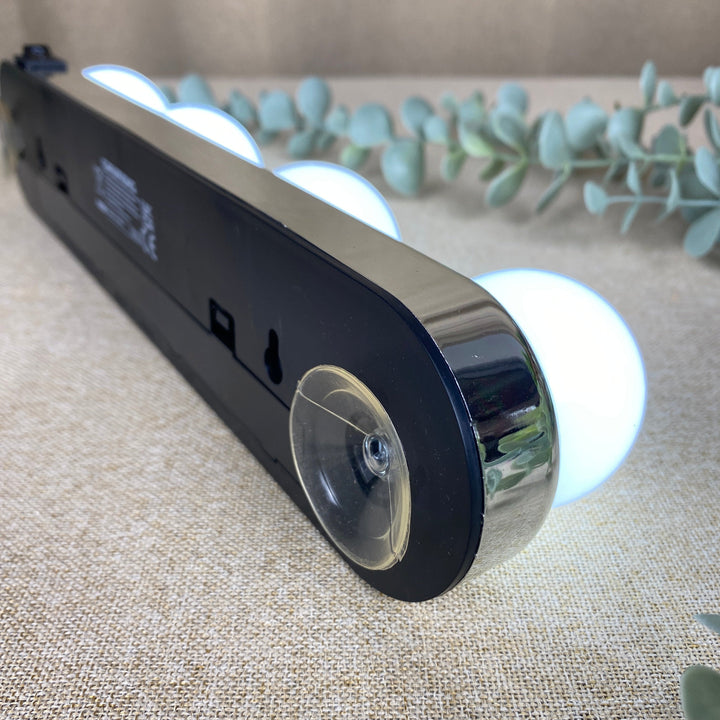 Grundig - LED-lampa med 4 glödlampor - för batteri