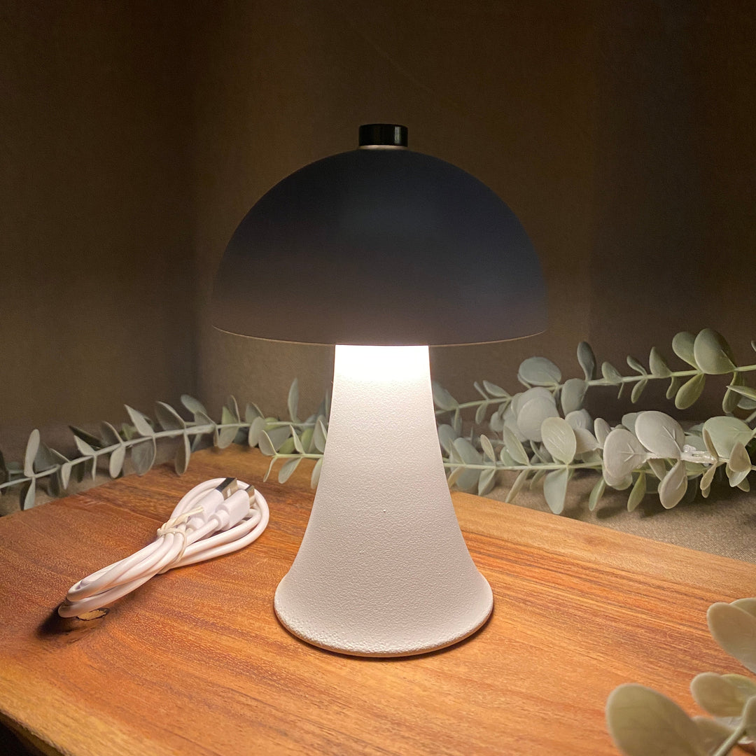 Lampa med LED-touch - uppladdningsbar - vit