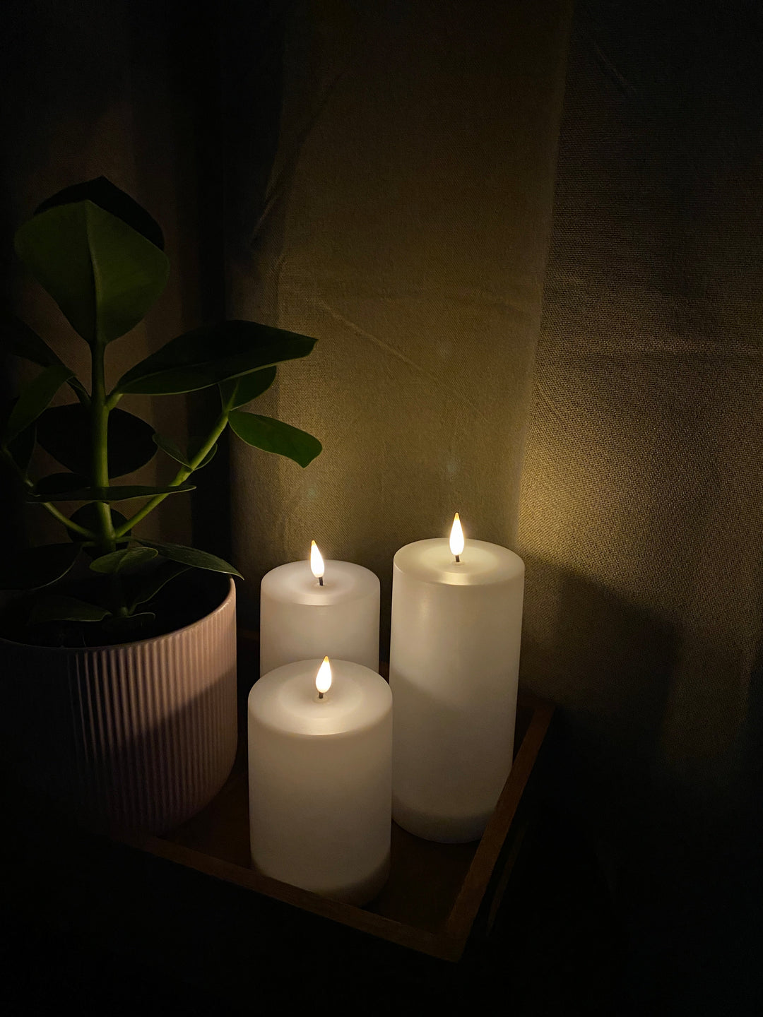 Solblocksljusset om 3 delar. plast vit